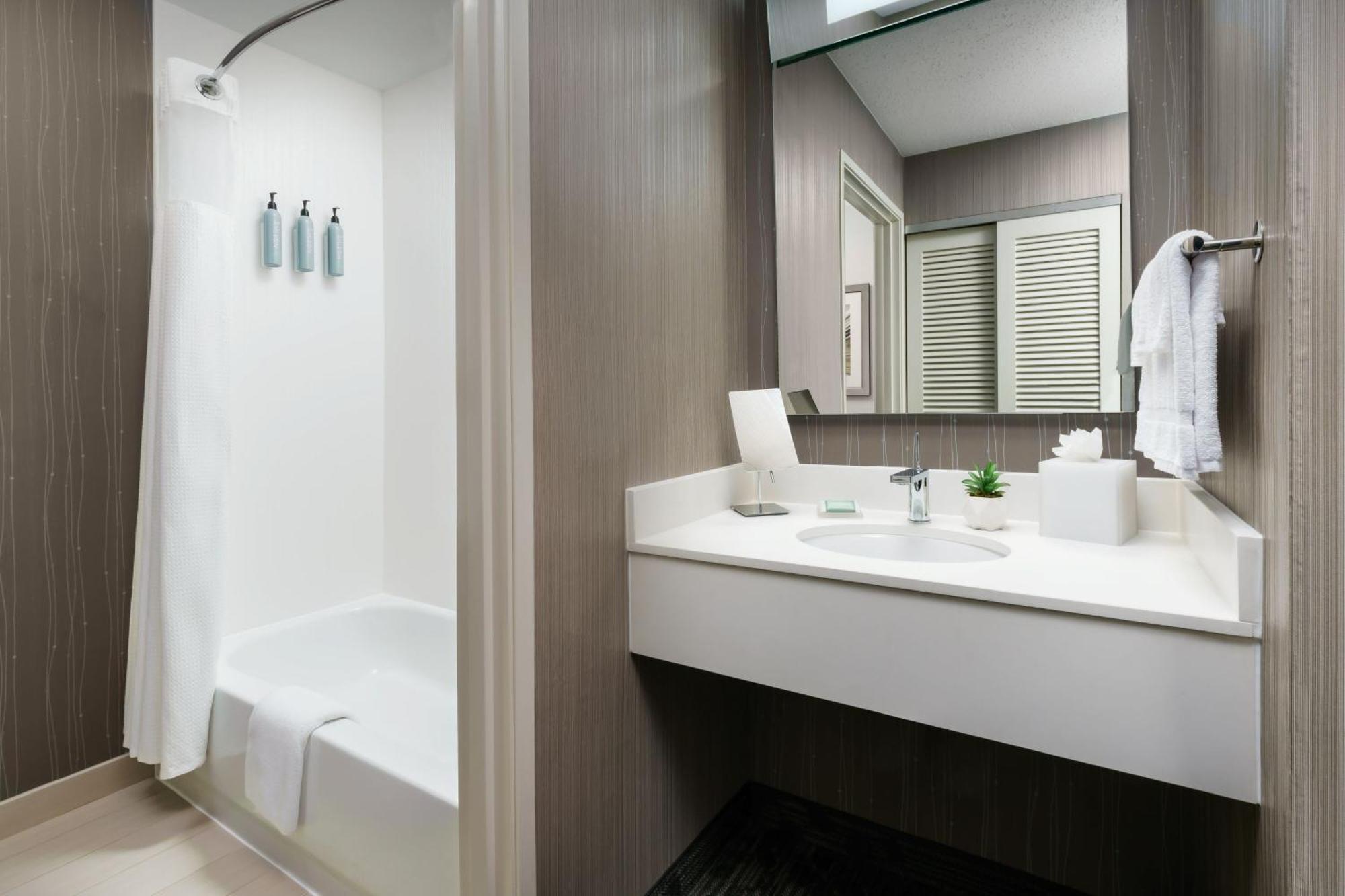 Courtyard By Marriott Dallas Lewisville Exterior foto